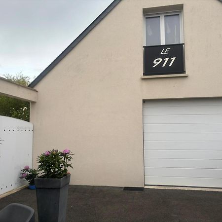 Le 911 Hotel Nazelles-Negron Exterior photo